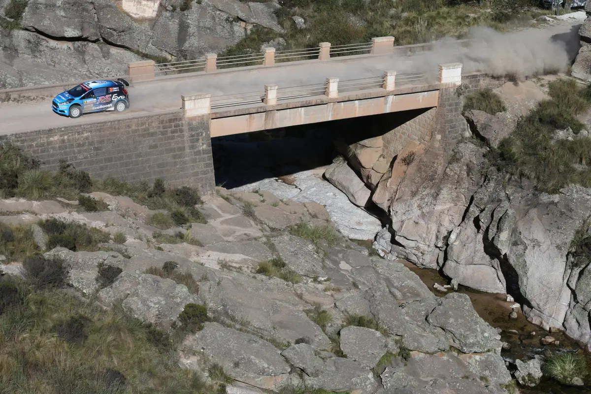 WRC16 Argentina. Magnifico Paddon (Hyundai) nella resa di Latvala (56)