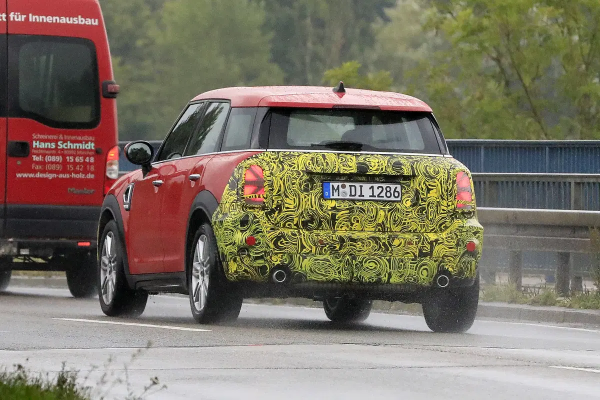 Mini Countryman restyling, le foto spia (3)
