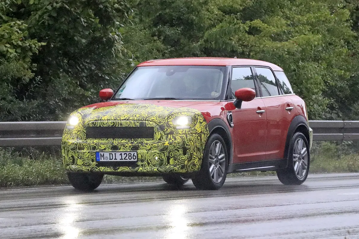 Mini Countryman restyling, le foto spia (5)