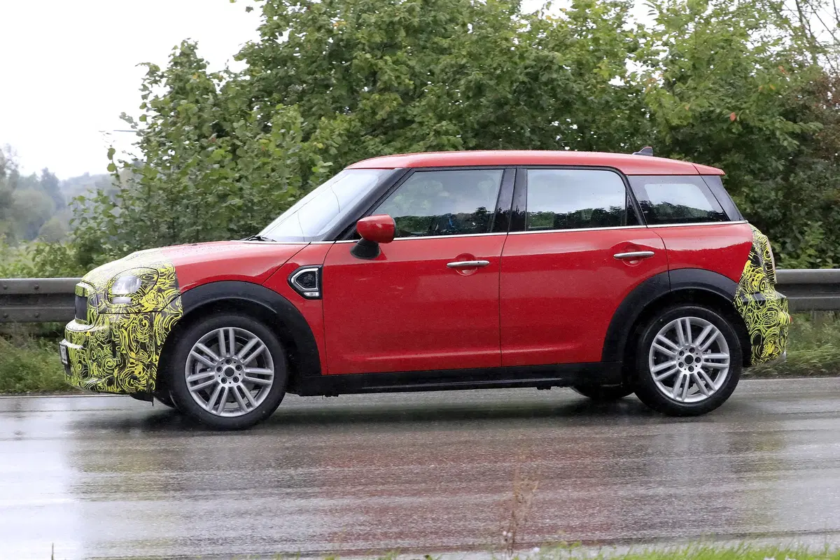 Mini Countryman restyling, le foto spia (8)