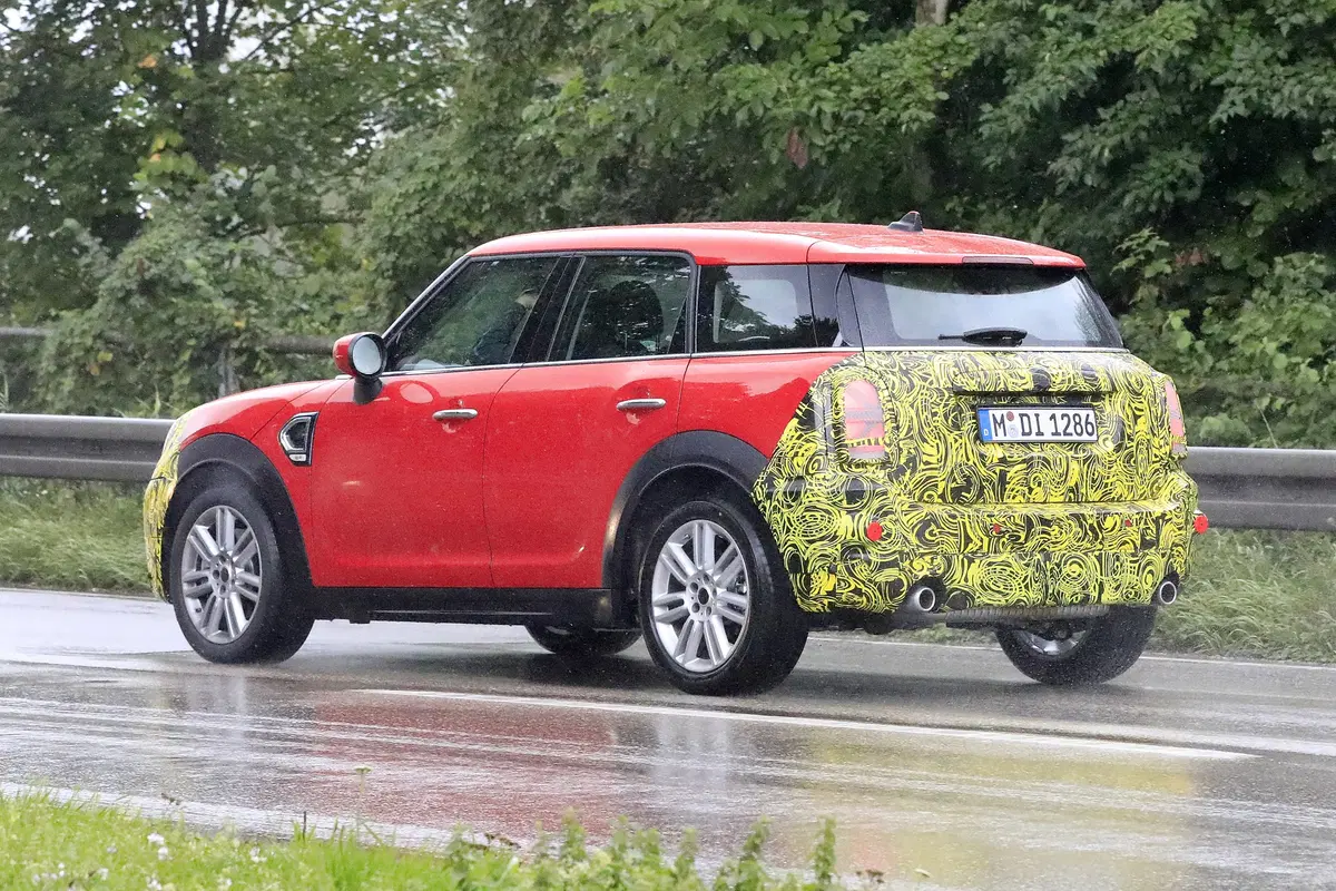 Mini Countryman restyling, le foto spia (10)