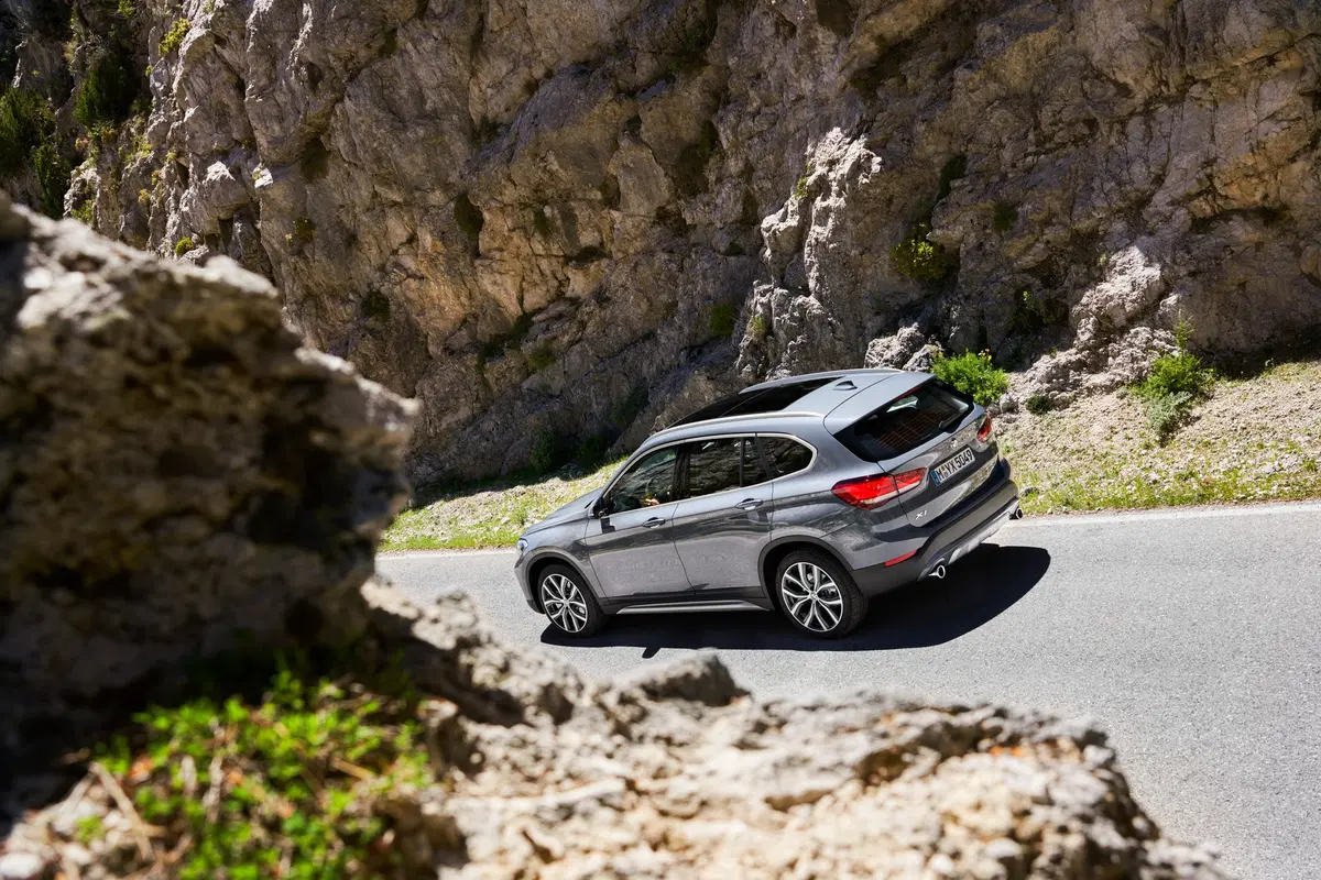 Nuovo SAV compatto BMW ibrido per il 2020: al volante di X1 xDRIVE25e [video] (10)