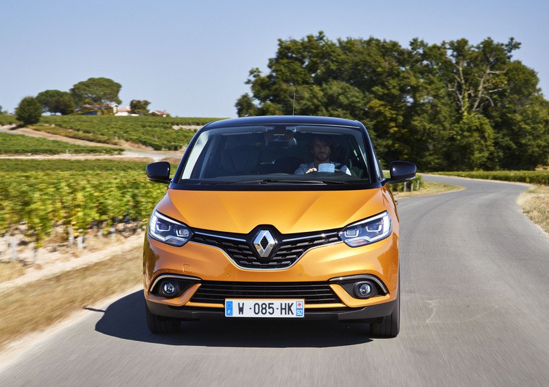 Renault Scénic (2016-->>) (3)