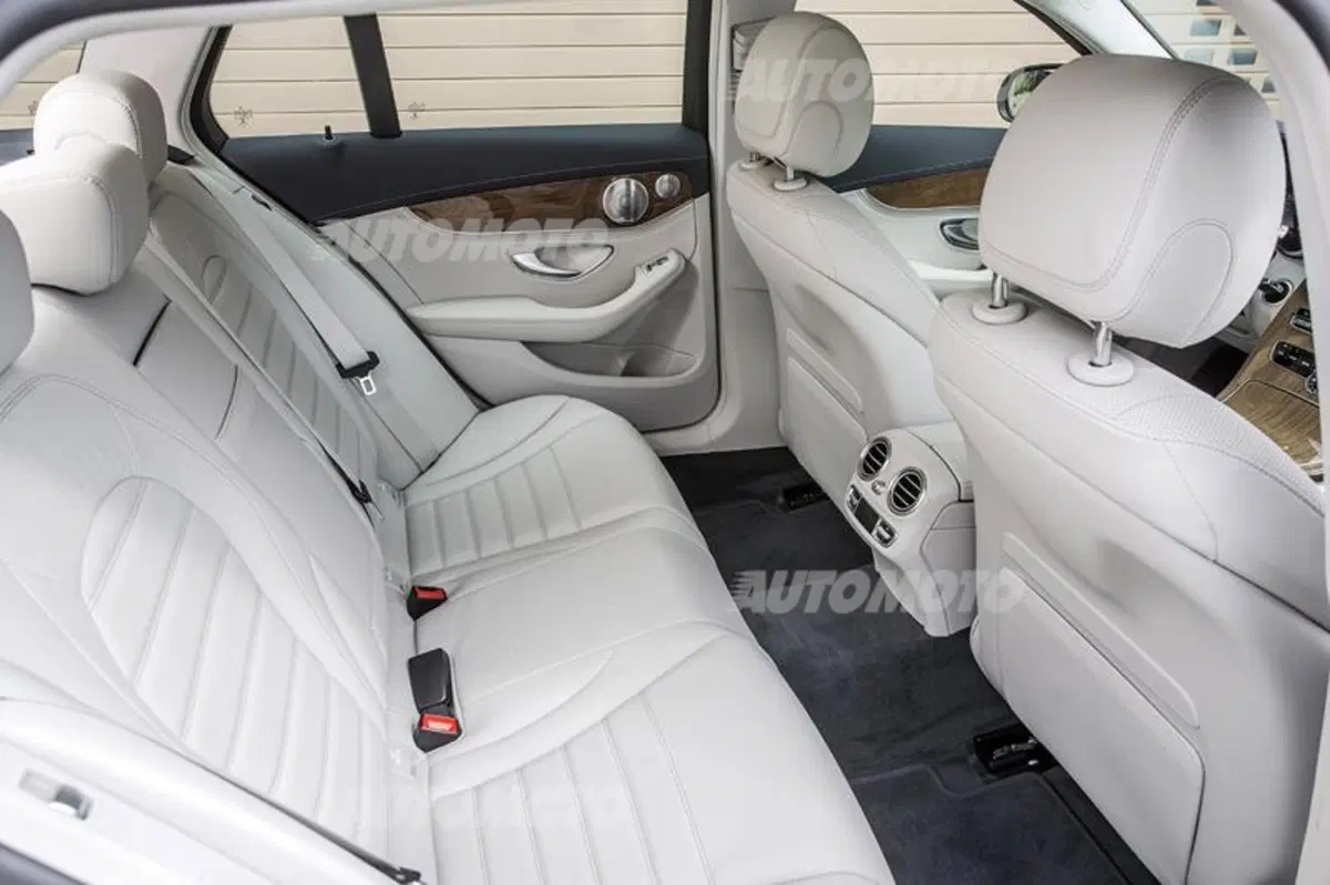 Mercedes-Benz Classe C Station Wagon 200 d Premium (14)