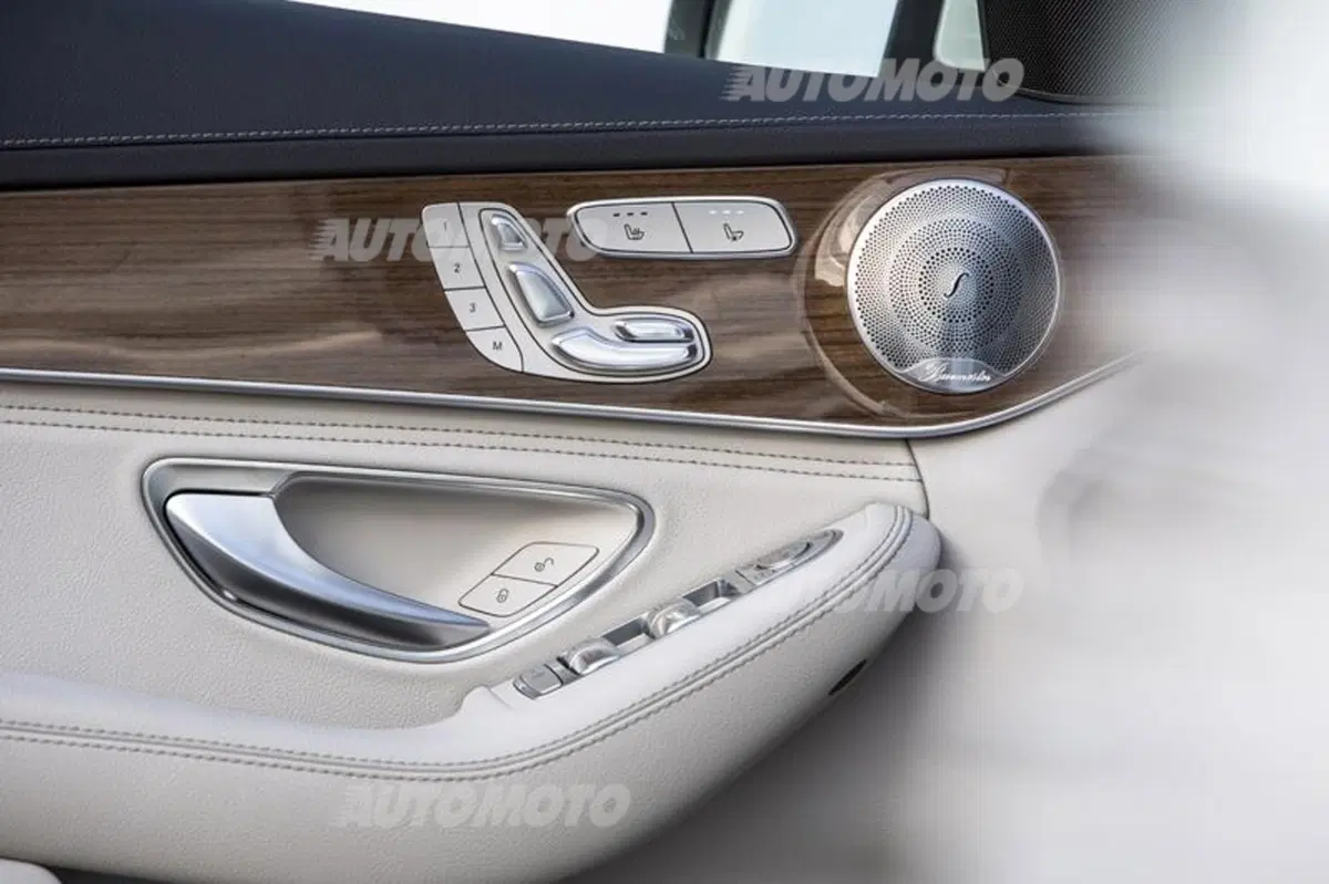 Mercedes-Benz Classe C Station Wagon 200 d Premium (24)