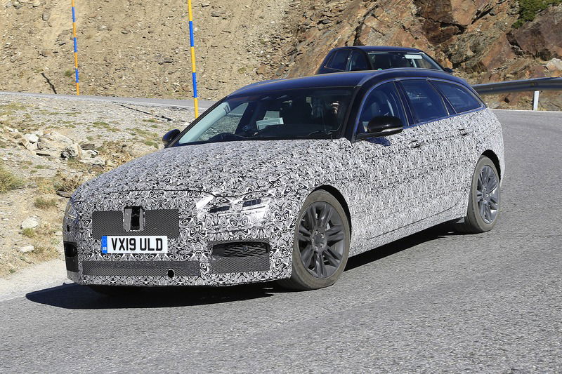 Jaguar XF Sportbrake, le foto spia 