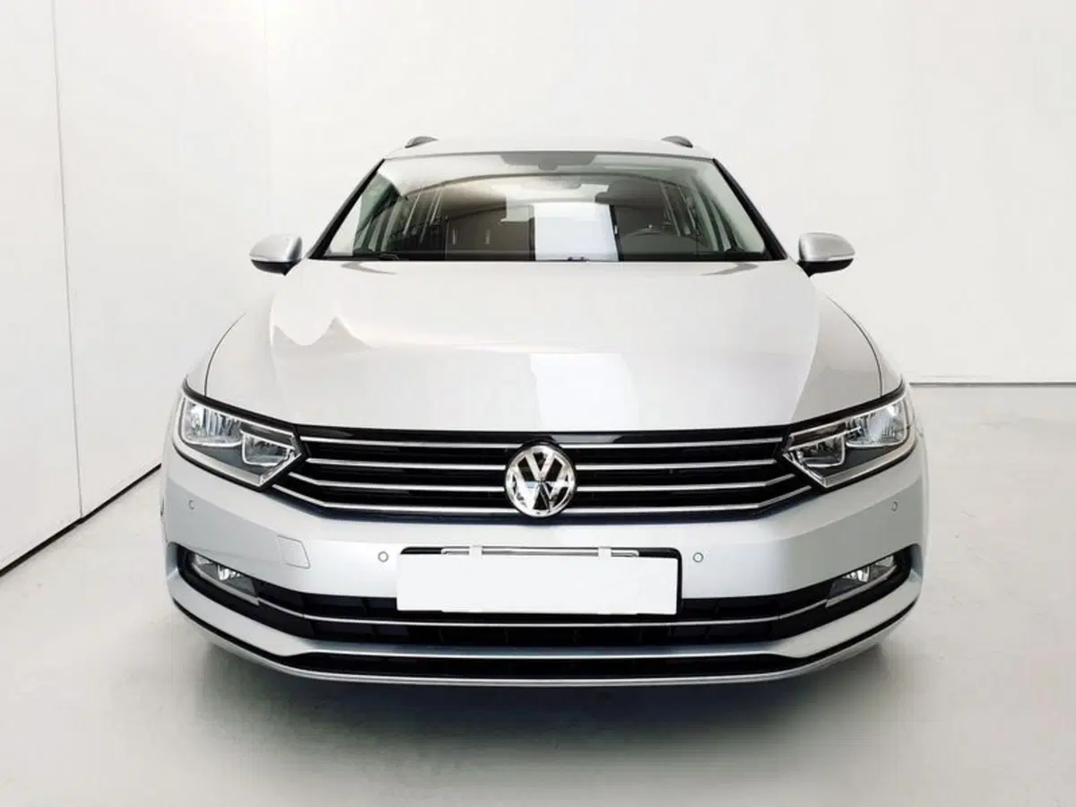 Volkswagen Passat Variant 2.0 TDI DSG Business BlueMotion Tech (29)