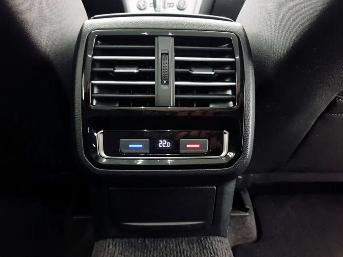 Volkswagen Passat Variant 2.0 TDI DSG Business BlueMotion Tech (49)