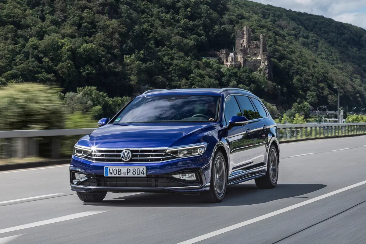 Volkswagen Passat Variant 2.0 TDI DSG Business BlueMotion Tech (33)