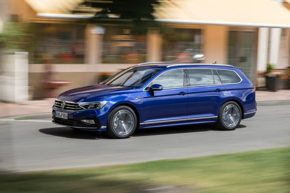 Volkswagen Passat Variant 2.0 TDI DSG Business BlueMotion Tech (36)