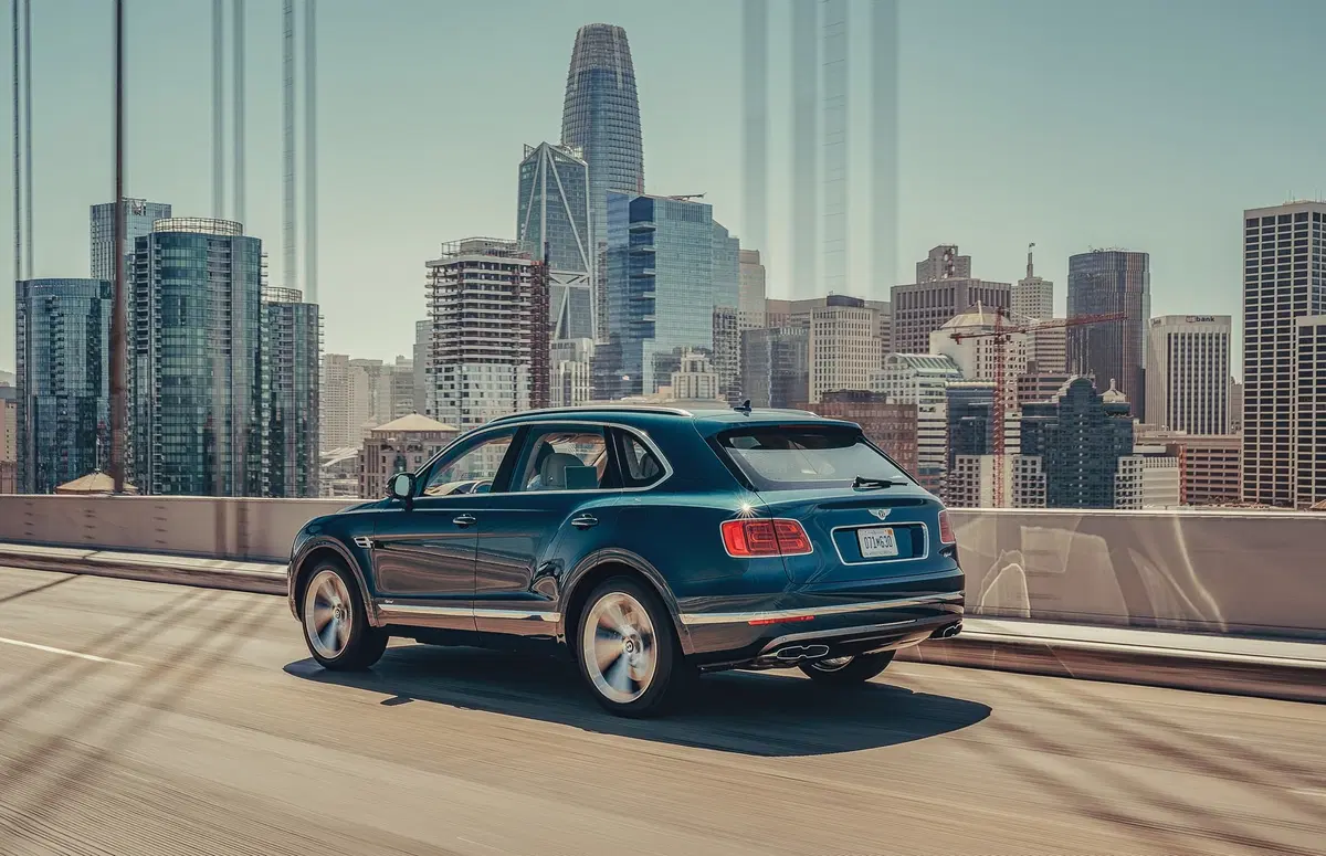 Bentley Bentayga Hybrid: il luxury SUV è ora anche plug-in (2)
