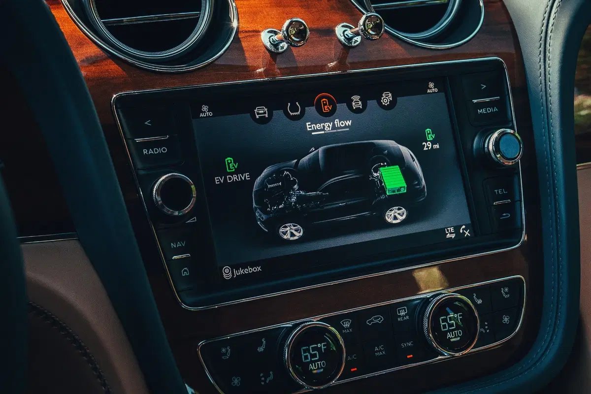 Bentley Bentayga Hybrid: il luxury SUV è ora anche plug-in (6)