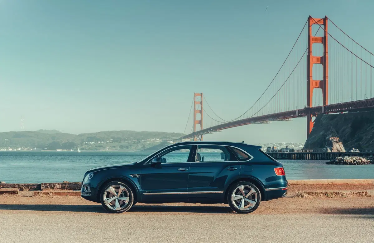 Bentley Bentayga Hybrid: il luxury SUV è ora anche plug-in (7)