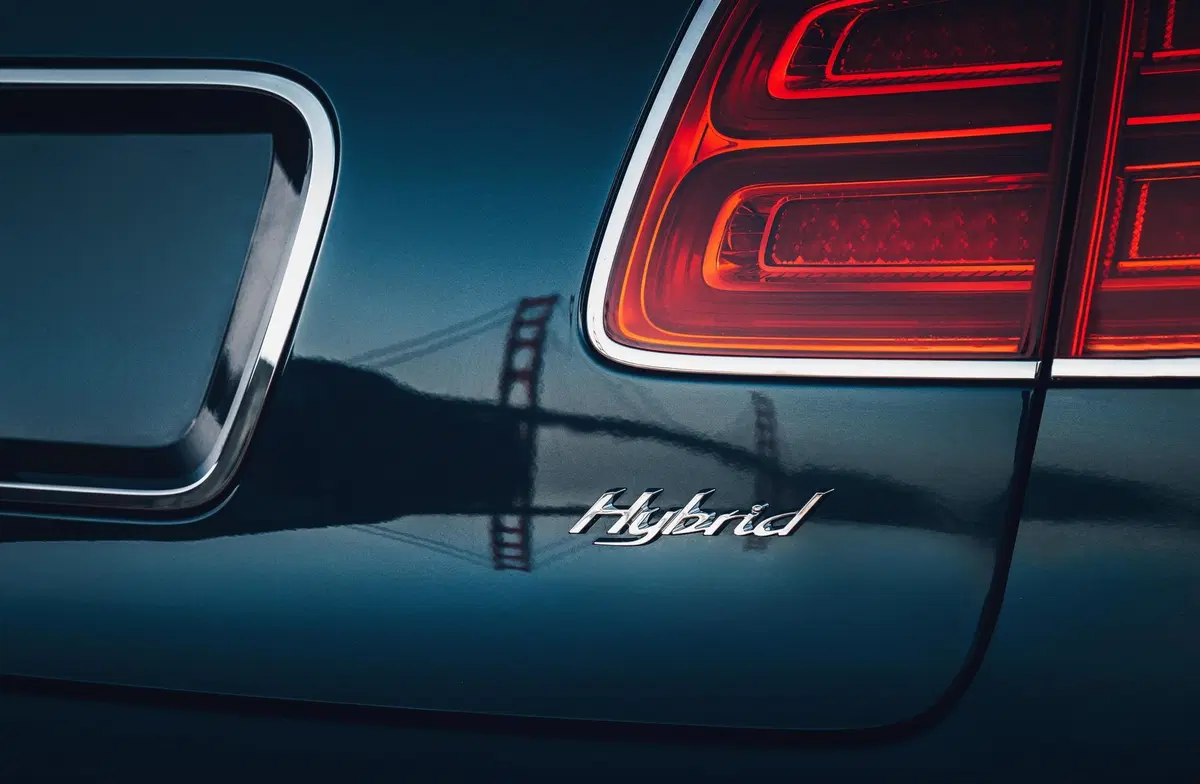 Bentley Bentayga Hybrid: il luxury SUV è ora anche plug-in (3)