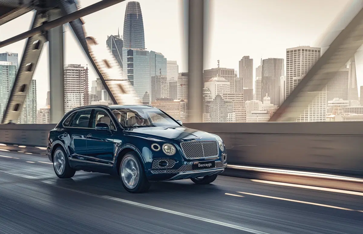 Bentley Bentayga Hybrid: il luxury SUV è ora anche plug-in (9)