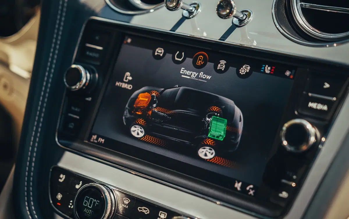 Bentley Bentayga Hybrid: il luxury SUV è ora anche plug-in (10)