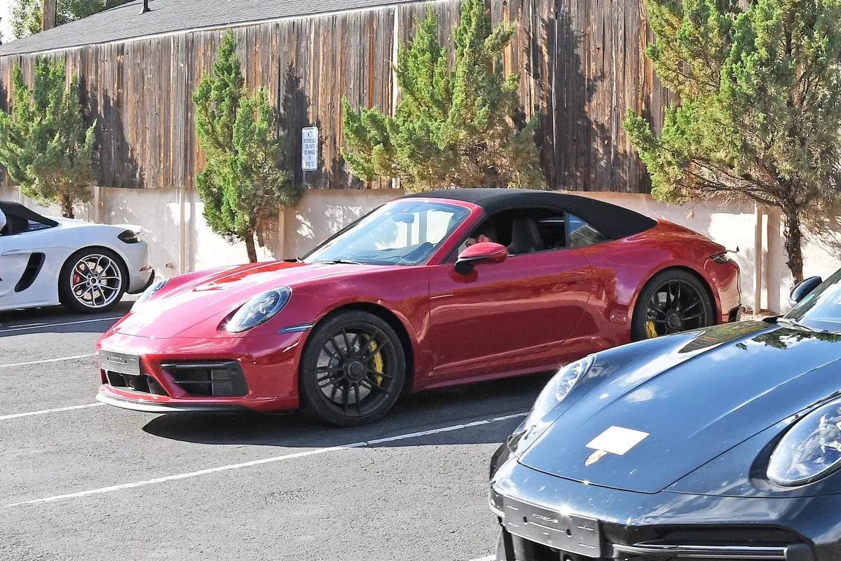 Porsche 911 GTS Cabriolet: in arrivo nel 2020 [Foto spia] (4)