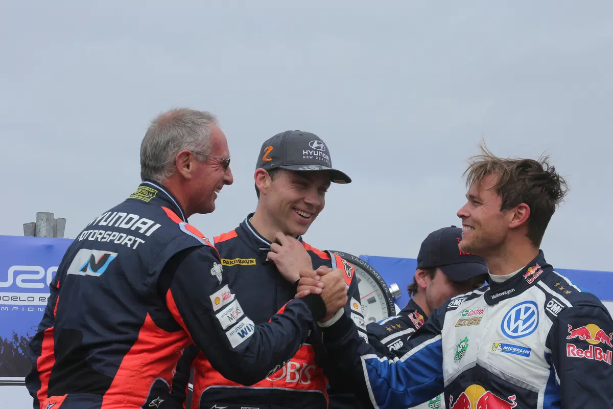 WRC16 Hayden Paddon (Hyundai) Gigantesco! Epica Prima Volta (3)