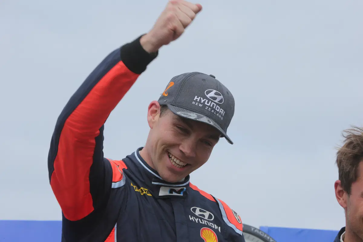 WRC16 Hayden Paddon (Hyundai) Gigantesco! Epica Prima Volta (5)