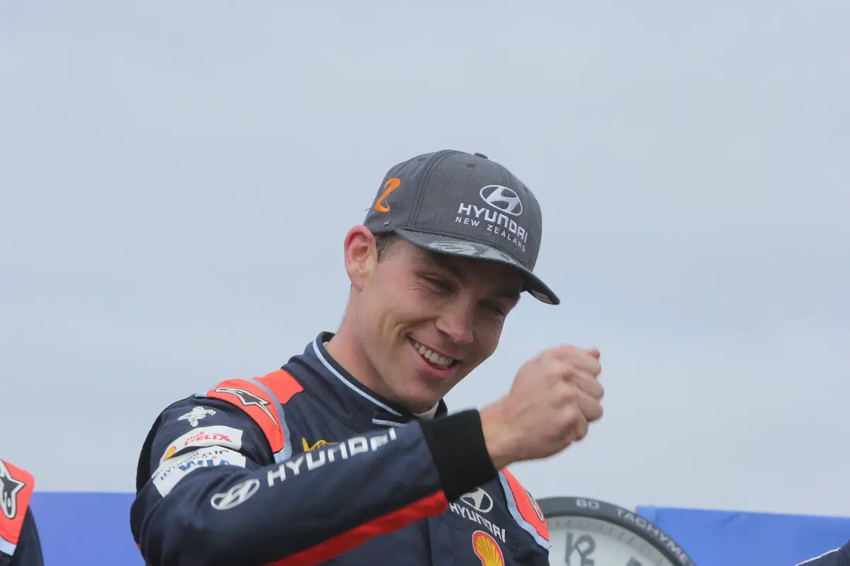 WRC16 Hayden Paddon (Hyundai) Gigantesco! Epica Prima Volta (6)