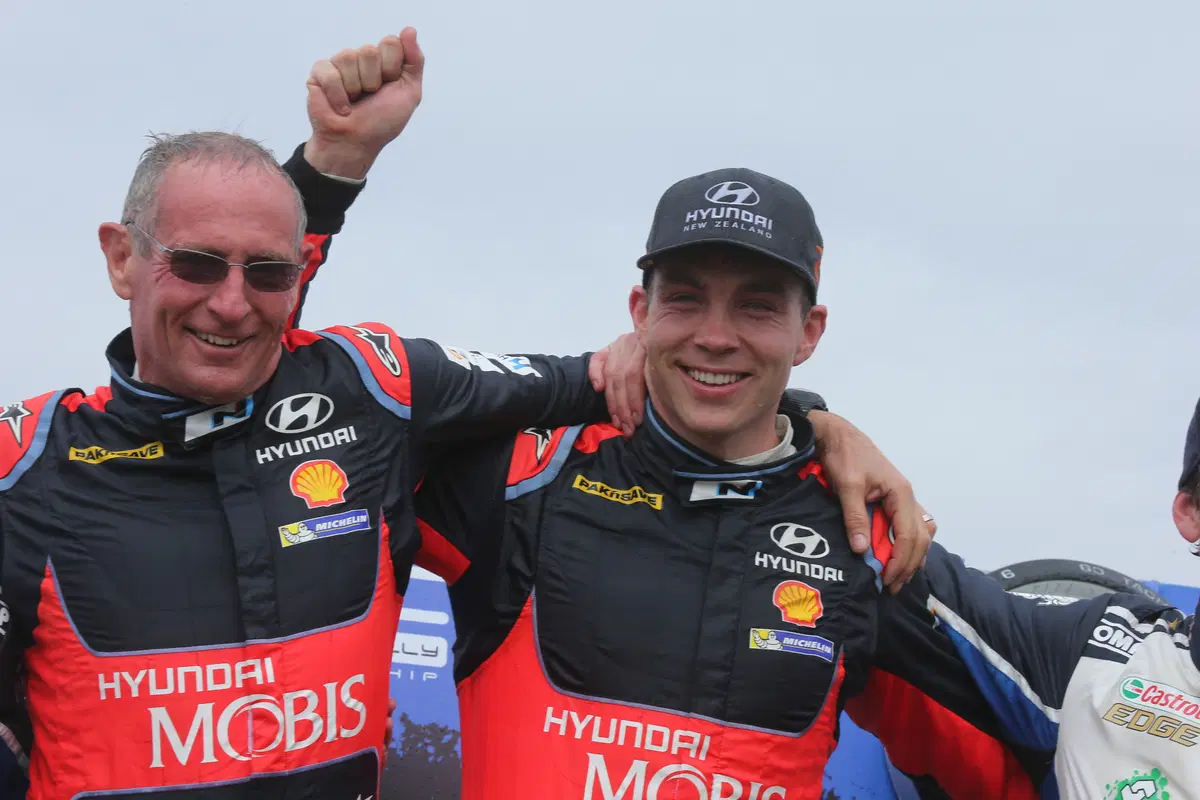WRC16 Hayden Paddon (Hyundai) Gigantesco! Epica Prima Volta (7)