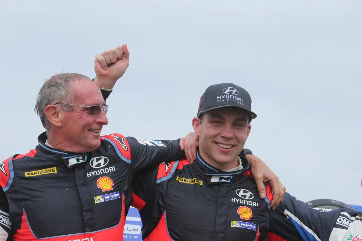 WRC16 Hayden Paddon (Hyundai) Gigantesco! Epica Prima Volta (9)
