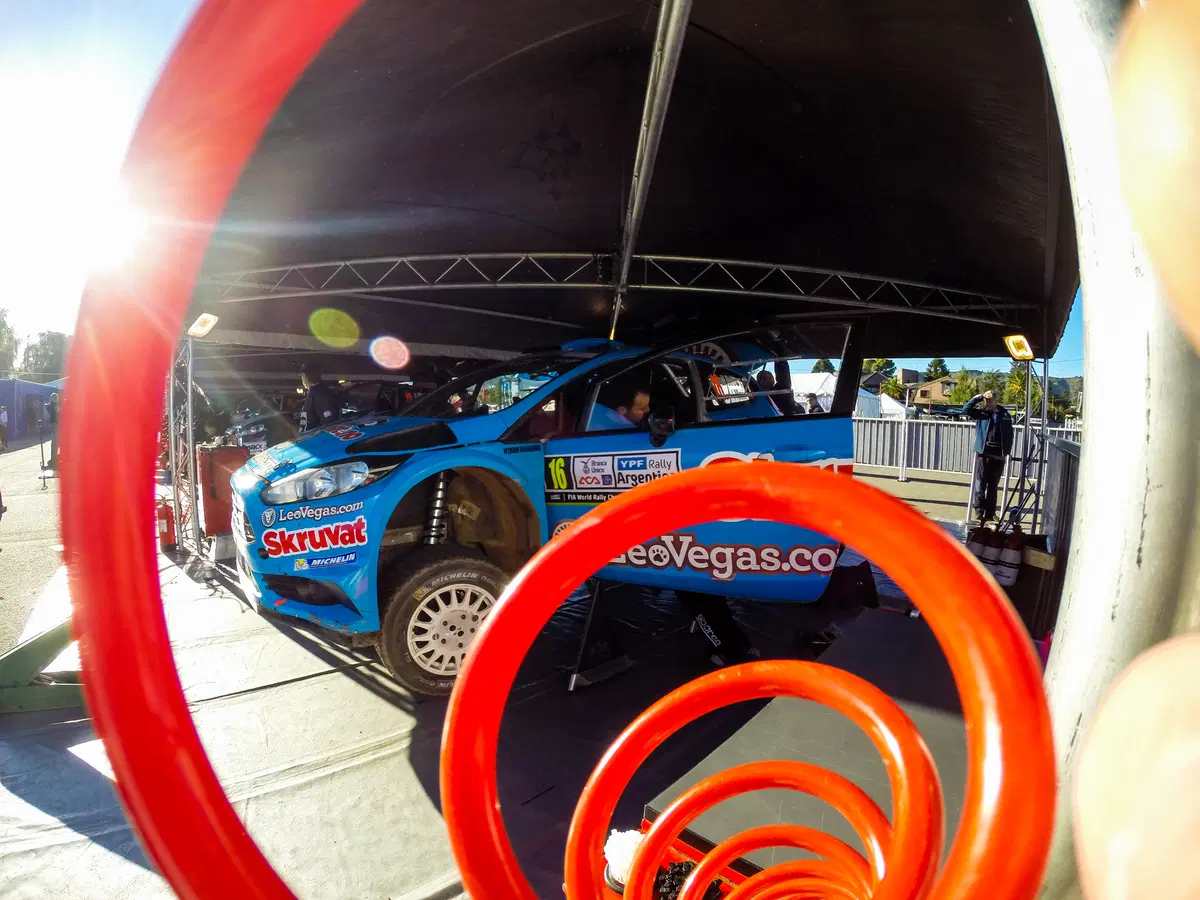 WRC16 Hayden Paddon (Hyundai) Gigantesco! Epica Prima Volta (15)