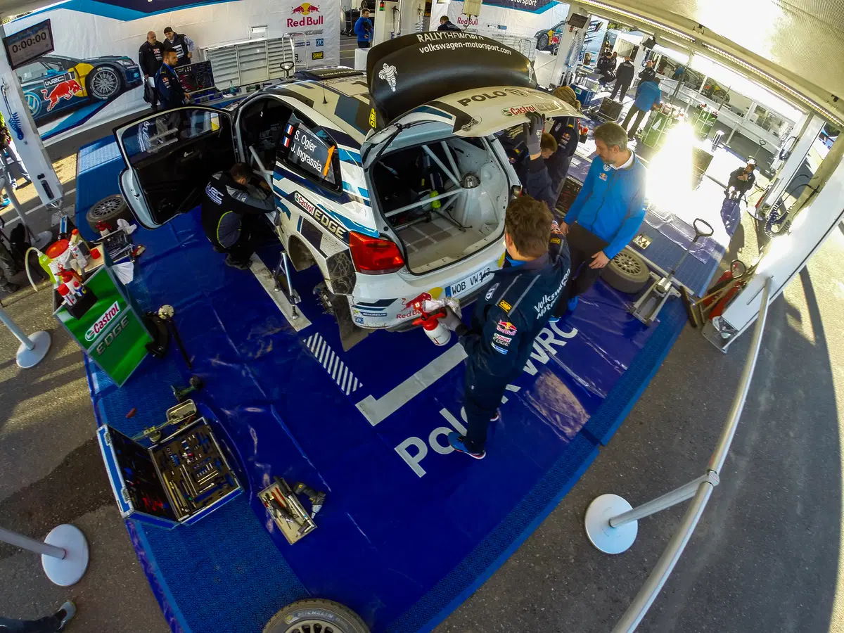 WRC16 Hayden Paddon (Hyundai) Gigantesco! Epica Prima Volta (16)