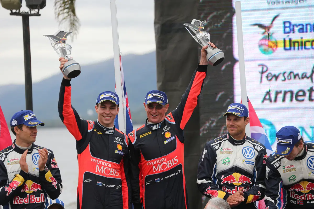 WRC16 Hayden Paddon (Hyundai) Gigantesco! Epica Prima Volta (25)