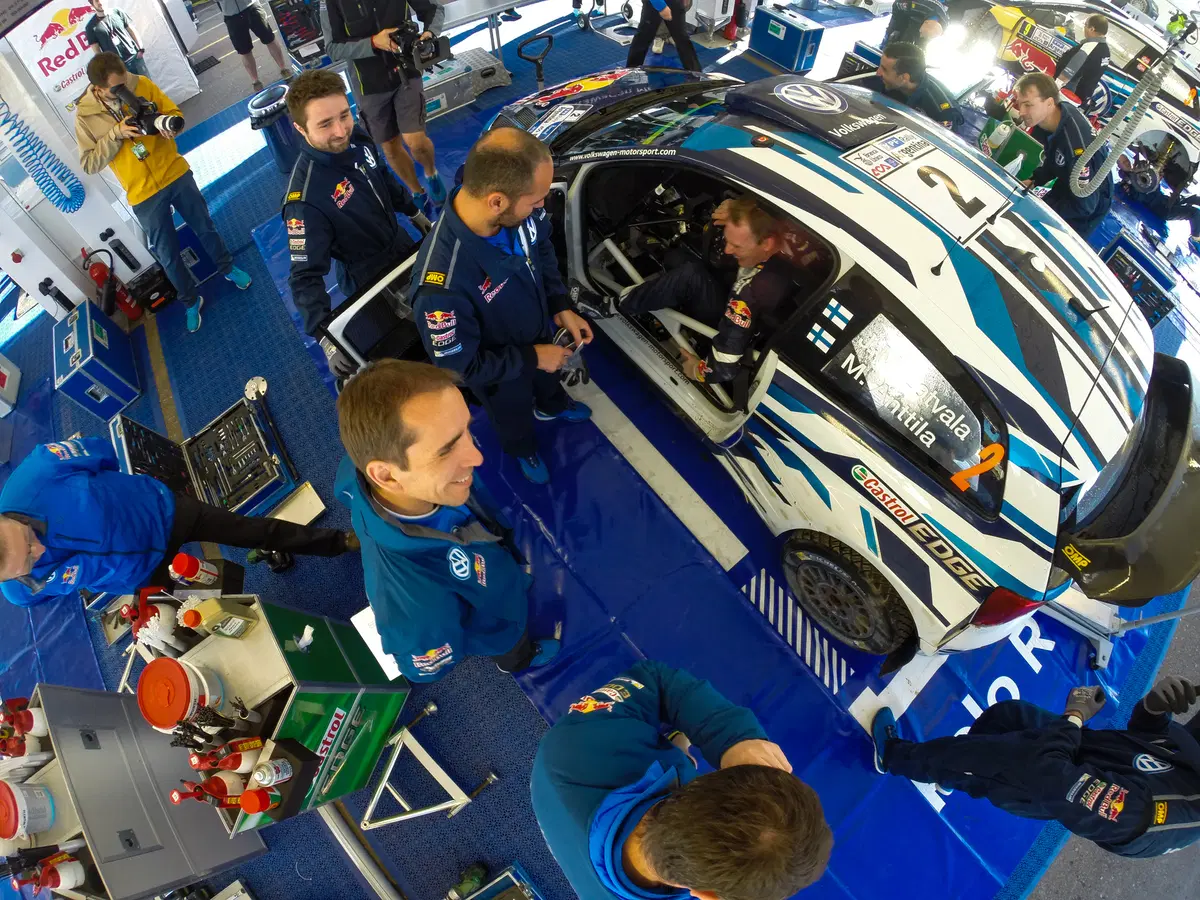 WRC16 Hayden Paddon (Hyundai) Gigantesco! Epica Prima Volta (27)