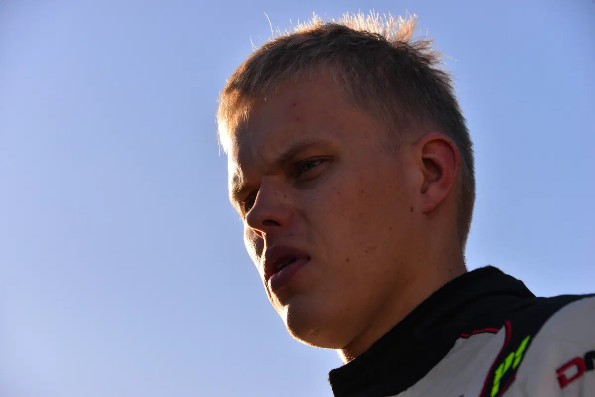 WRC16 Hayden Paddon (Hyundai) Gigantesco! Epica Prima Volta (33)