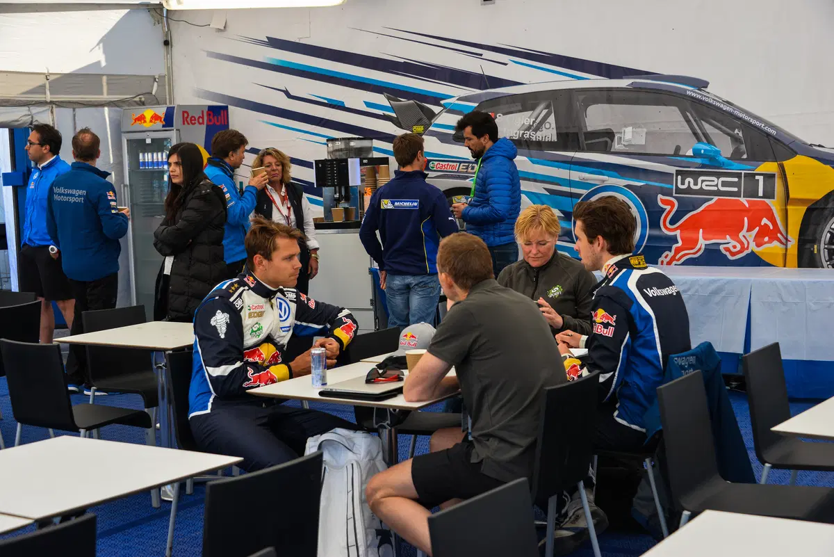 WRC16 Hayden Paddon (Hyundai) Gigantesco! Epica Prima Volta (49)