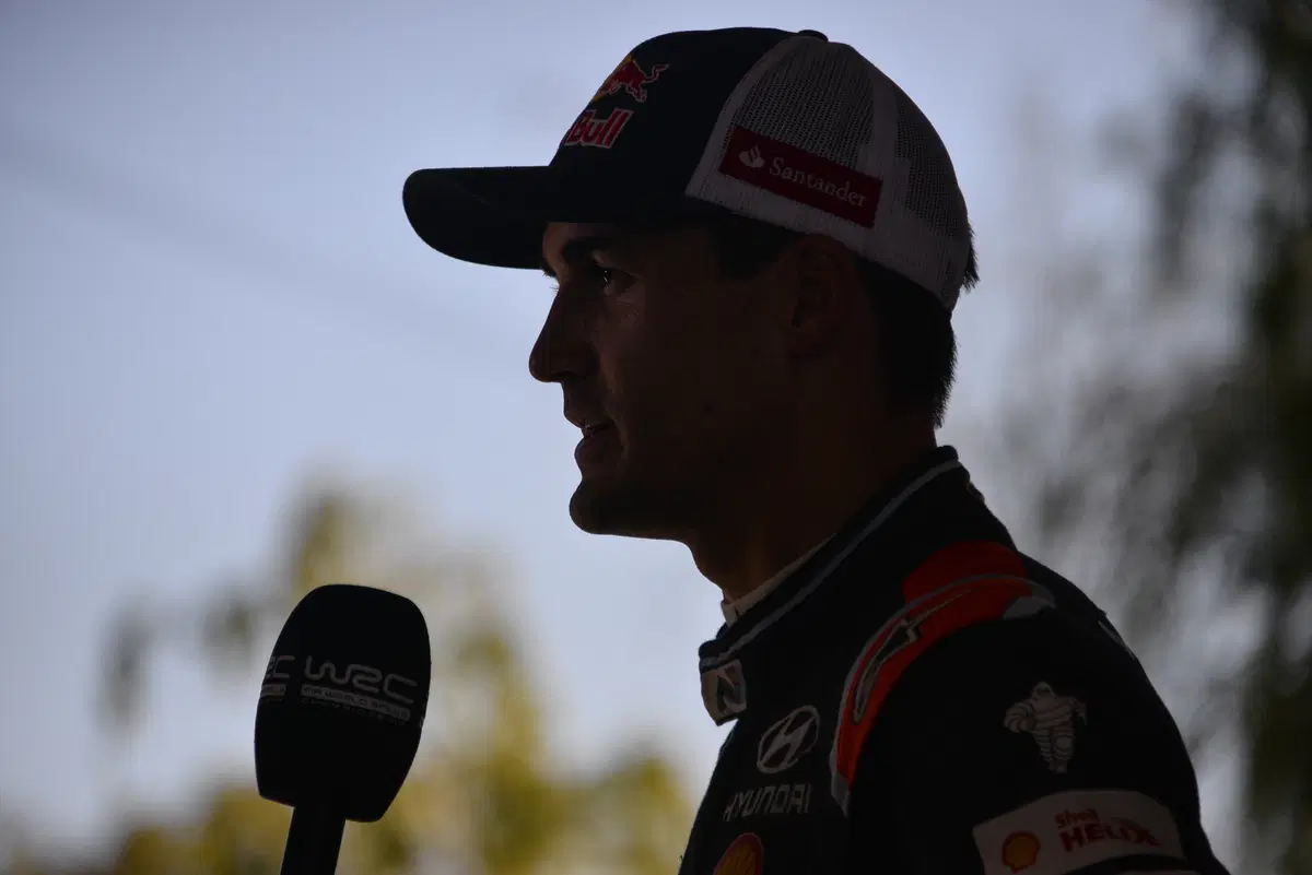 WRC16 Hayden Paddon (Hyundai) Gigantesco! Epica Prima Volta (50)