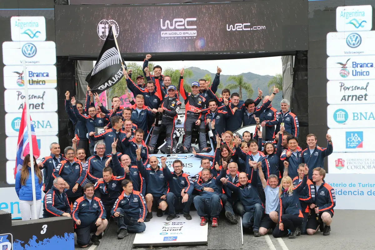 WRC16 Hayden Paddon (Hyundai) Gigantesco! Epica Prima Volta (54)
