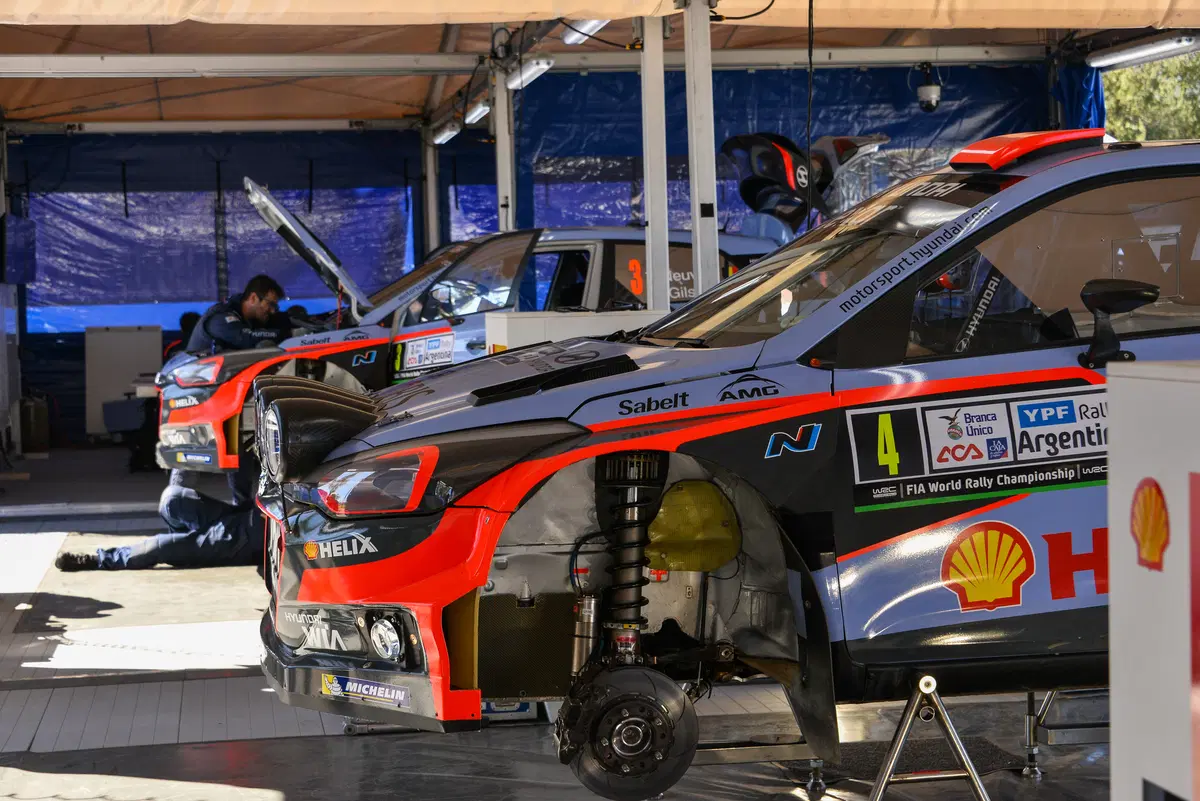 WRC16 Hayden Paddon (Hyundai) Gigantesco! Epica Prima Volta (56)