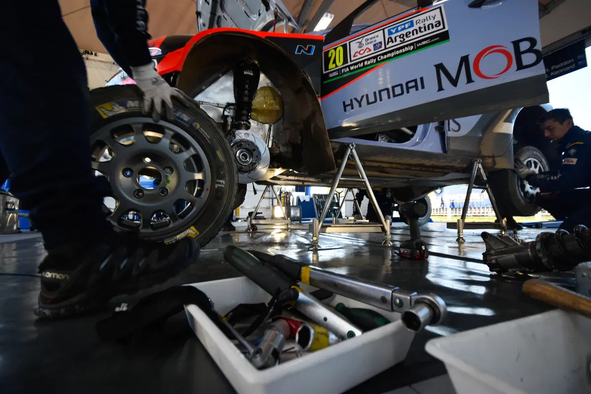 WRC16 Hayden Paddon (Hyundai) Gigantesco! Epica Prima Volta (59)