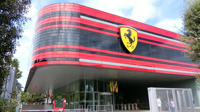 Lavoratori Ferrari, Nuovo accordo sindacati e super bonus da 12K