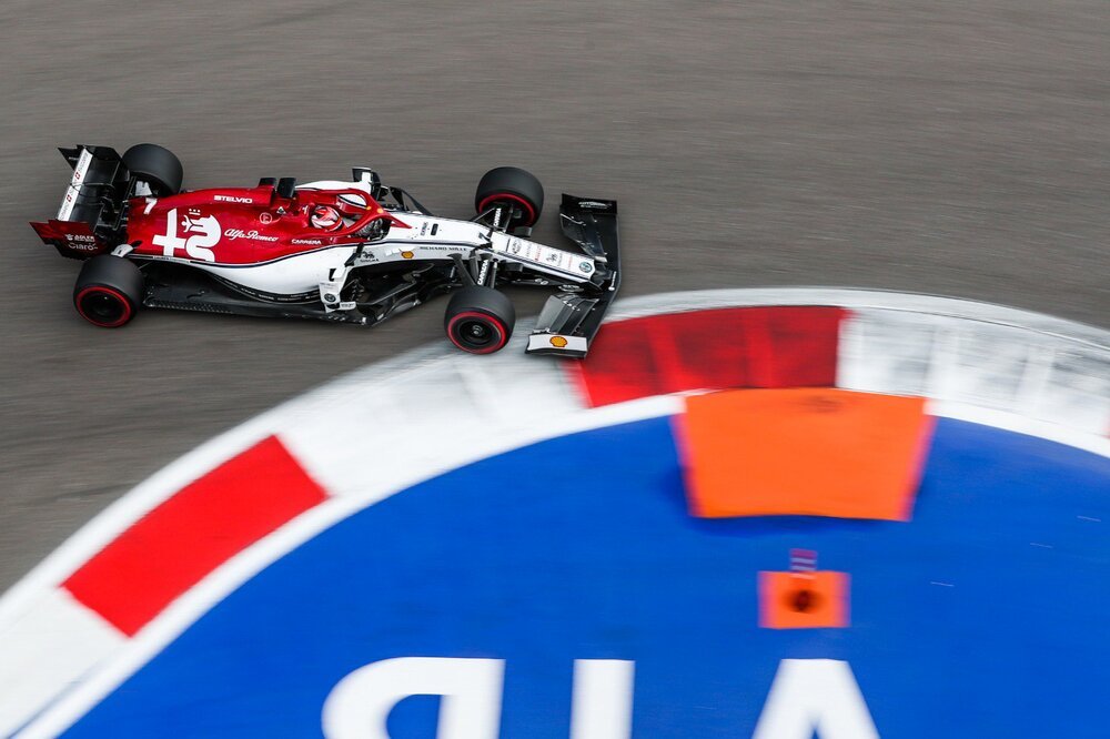 Escluso per meno di un decimo dalla Q2 Kimi Raikkonen, sedicesimo nelle qualifiche di Sochi