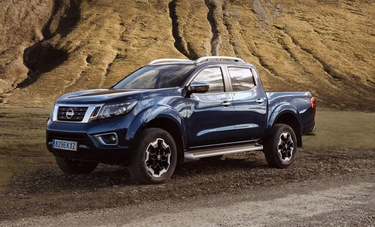 Nissan Navara 2.3 dCi 4WD King Cab Telaio Visia (23)