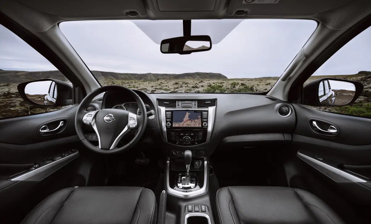 Nissan Navara 2.3 dCi 4WD King Cab Telaio Visia (17)