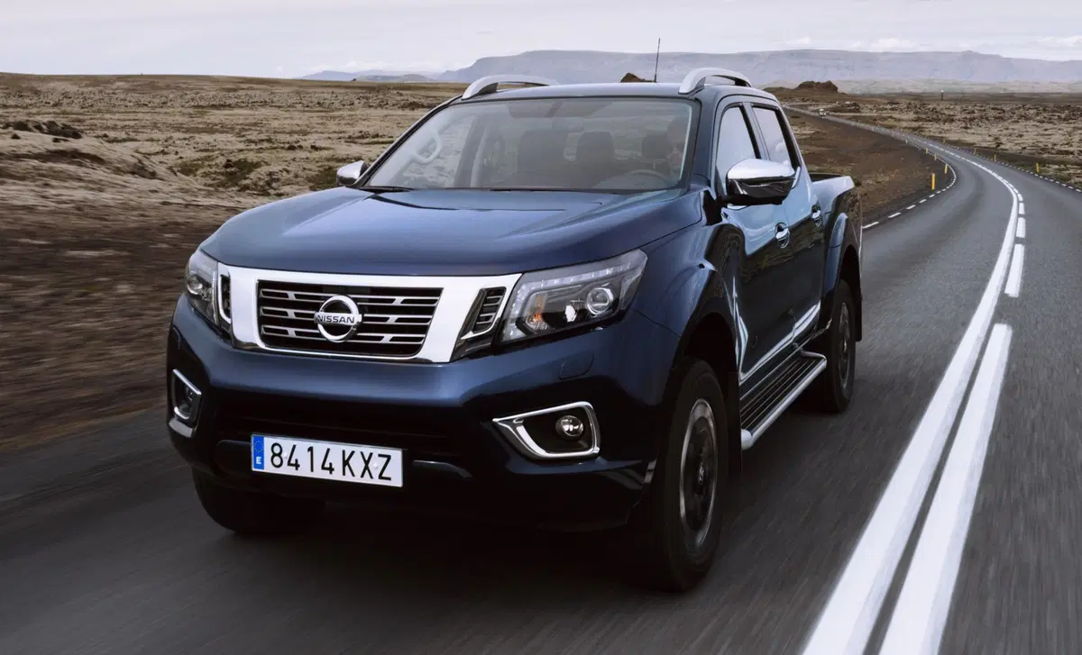 Nissan Navara 2.3 dCi 4WD King Cab Telaio Visia (3)
