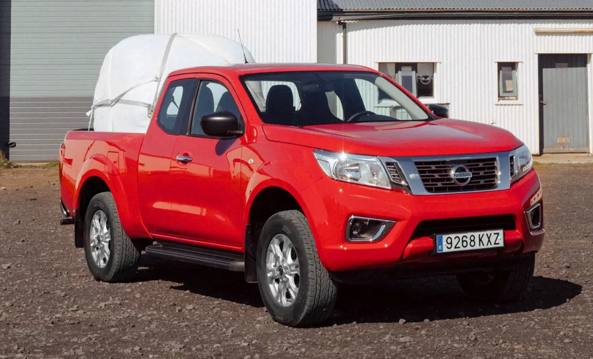 Nissan Navara 2.3 dCi 4WD King Cab Telaio Visia (20)