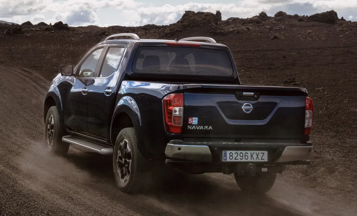 Nissan Navara 2.3 dCi 4WD King Cab Telaio Visia (9)
