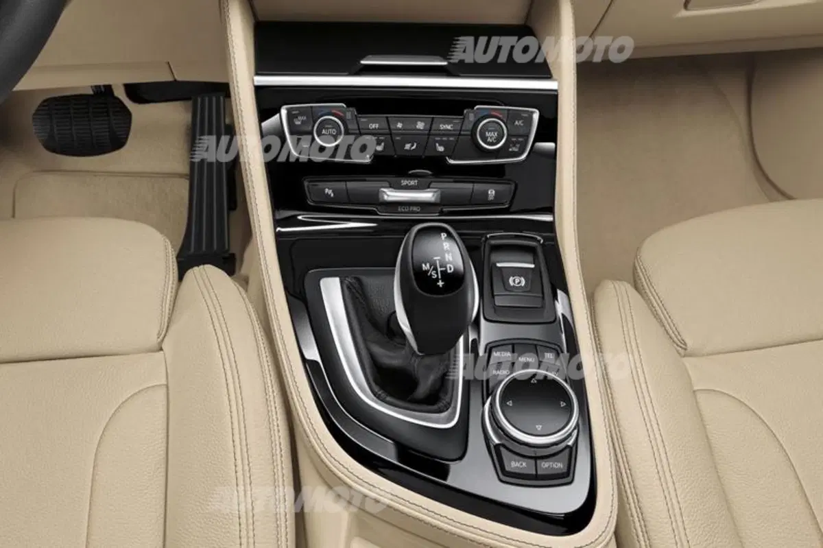 BMW Serie 2 Active Tourer 220d xDrive  Advantage aut. (42)