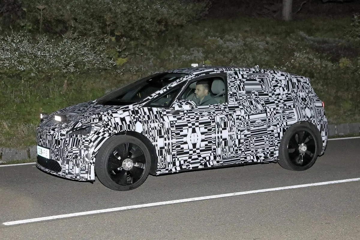 Seat El Born: pronta alla produzione [Foto spia] (9)