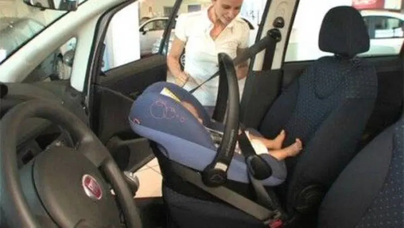 Seggiolini antiabbandono: l'obbligo &egrave; scattato