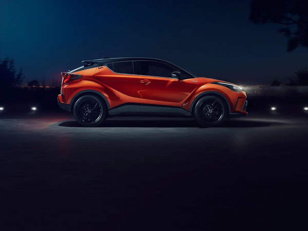 Toyota C-HR: restyling e nuovo motore hybrid da 184 CV (3)