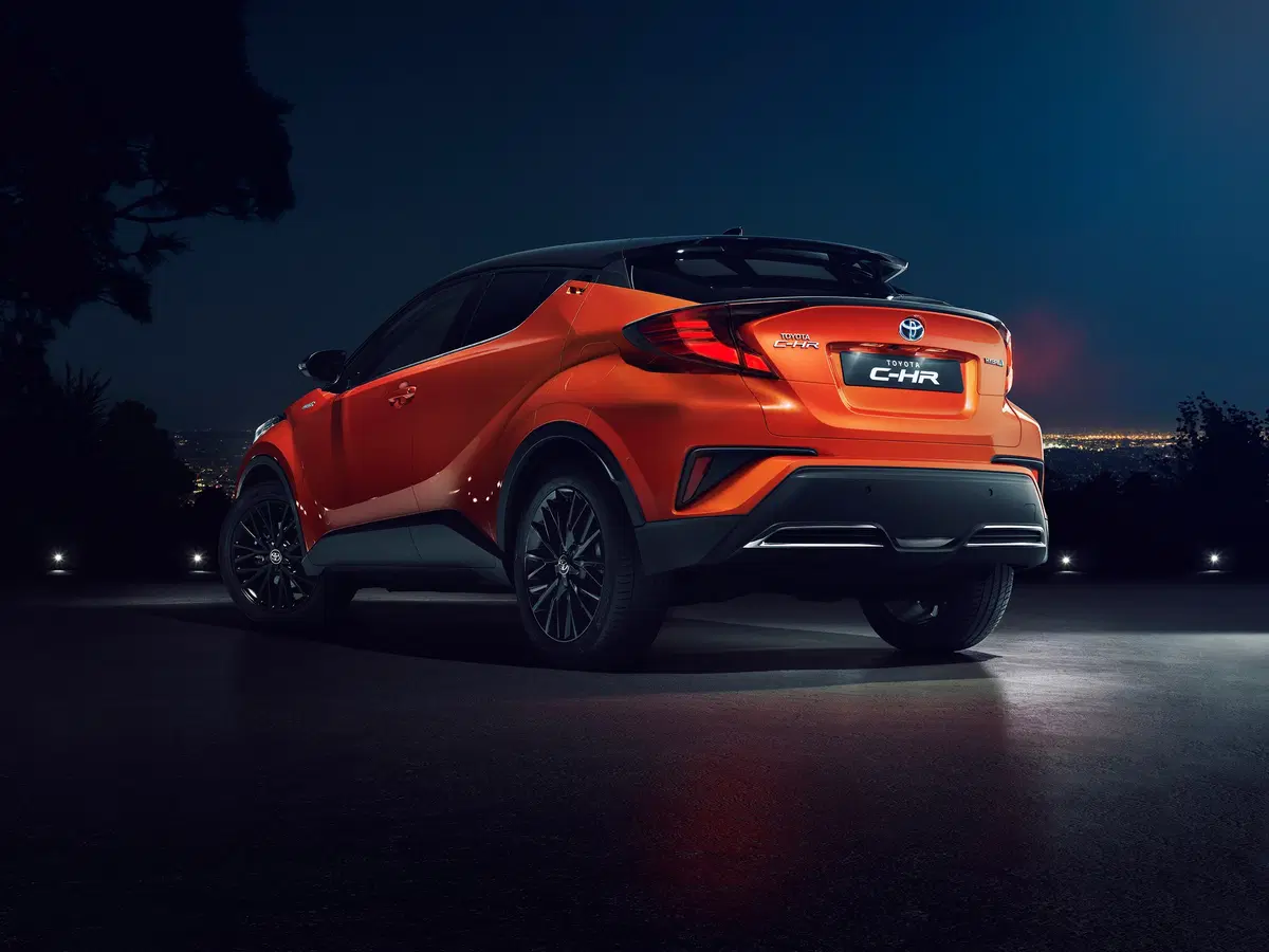 Toyota C-HR: restyling e nuovo motore hybrid da 184 CV (2)