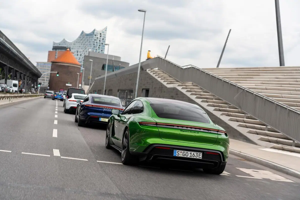 Porsche Taycan: prova della Turbo S da 761 CV [Video]
