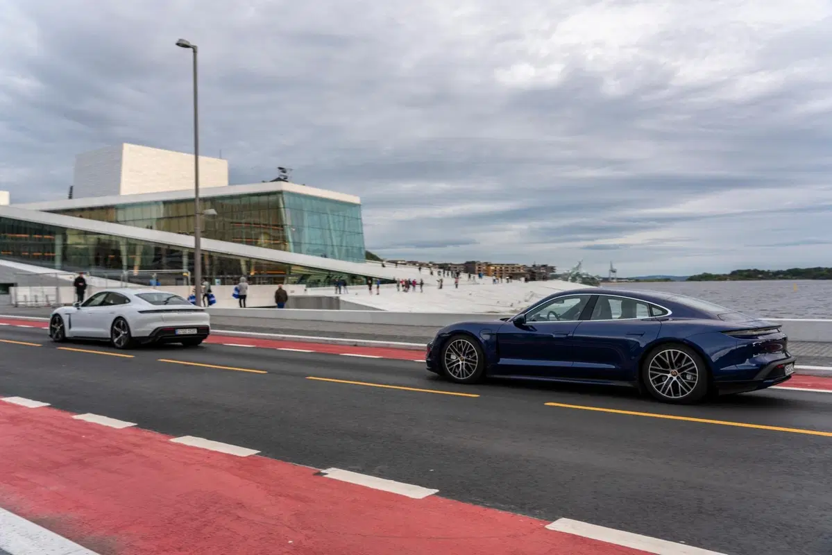 Porsche Taycan: prova della Turbo S da 761 CV [Video] (13)